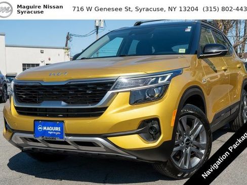 Used 2023 Kia Seltos S w/ Navigation Package AWD/4WD image 1