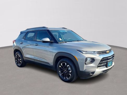 Certified 2023 Chevrolet TrailBlazer LT w/ Driver Confidence Package FWD image 3