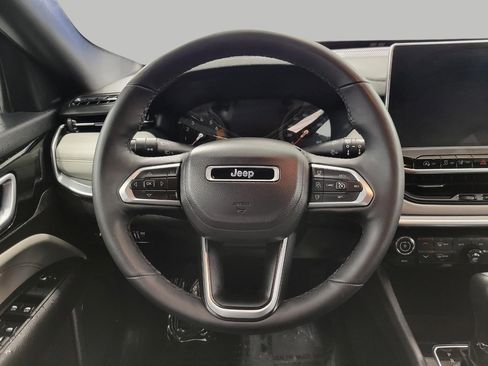 Used 2025 Jeep Compass Limited AWD/4WD image 33