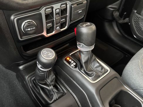 Used 2024 Jeep Wrangler Unlimited Sport AWD/4WD image 10