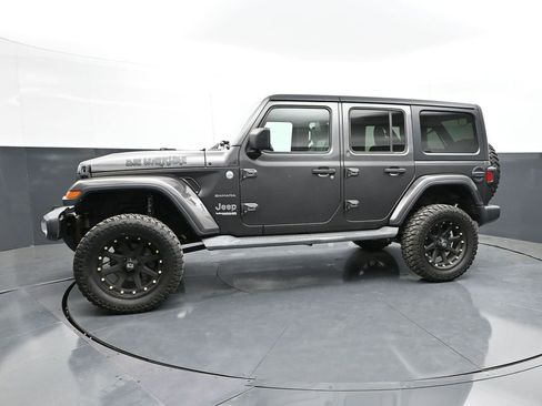 Used 2018 Jeep Wrangler Unlimited Sahara AWD/4WD image 7