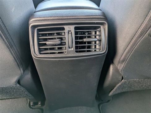 Used 2021 Nissan Rogue Sport S image 18