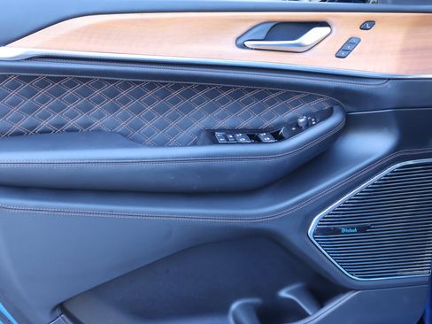 Used 2023 Jeep Grand Cherokee Summit image 15