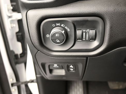 Used 2025 RAM 1500 Laramie image 36