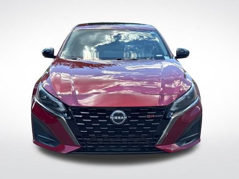 Used 2023 Nissan Altima 2.0 SR FWD image 10