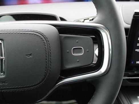 New 2026 Lincoln Nautilus Reserve image 37