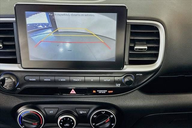 Used 2020 Hyundai Venue SE FWD image 14