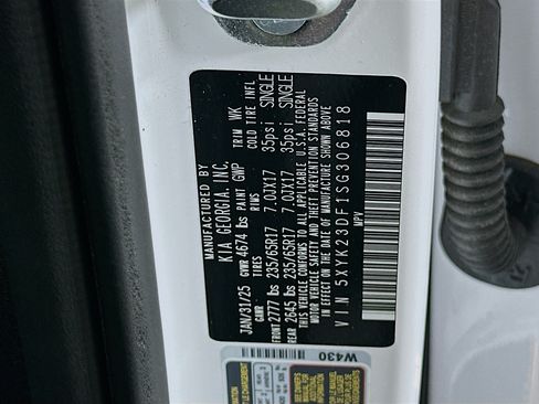Used 2025 Kia Sportage LX FWD image 12