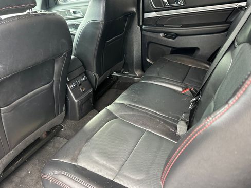 Used 2019 Ford Explorer Sport image 14