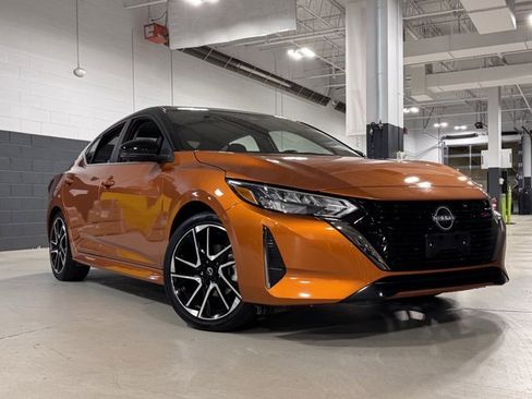 Used 2024 Nissan Sentra SR w/ SR Premium Package image 7