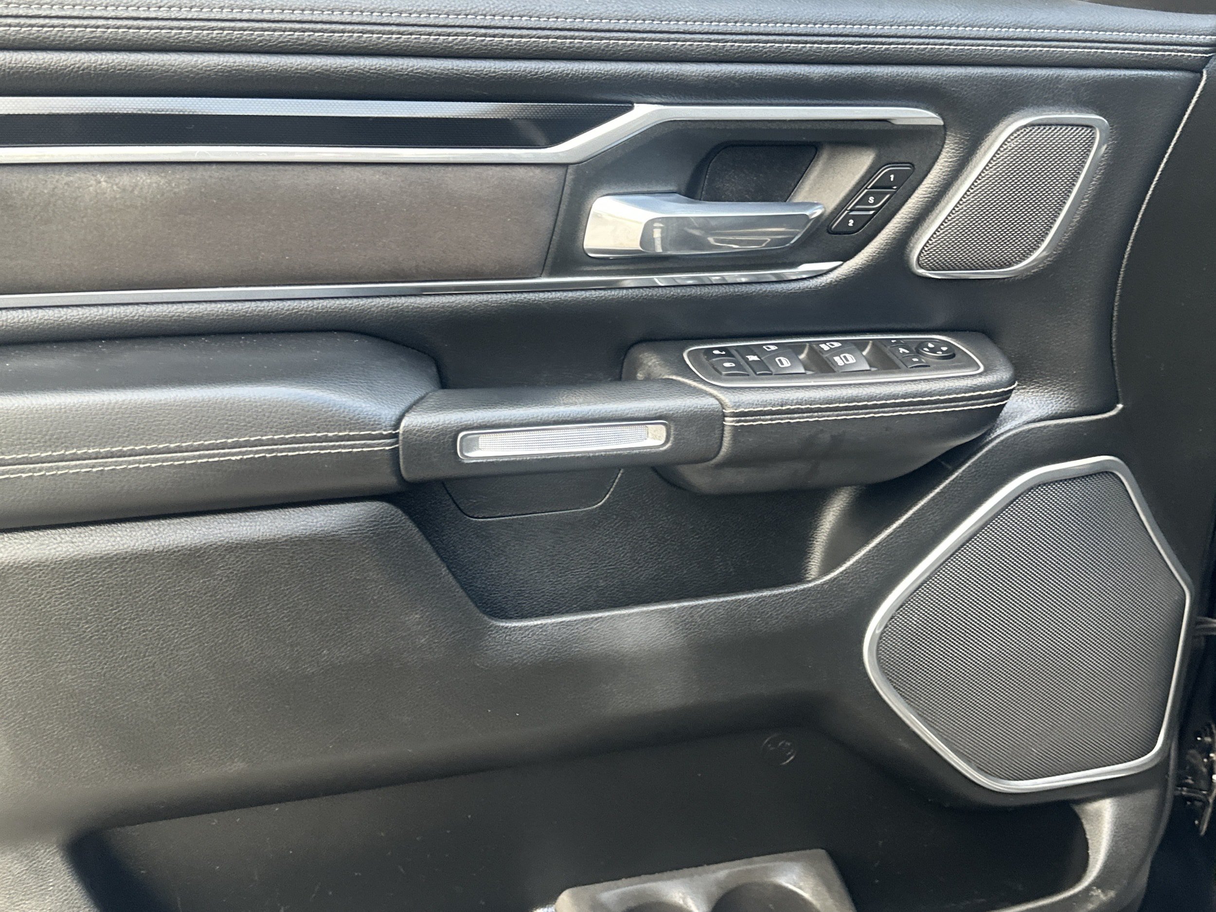 Used 2022 RAM 1500 Laramie RWD image 10