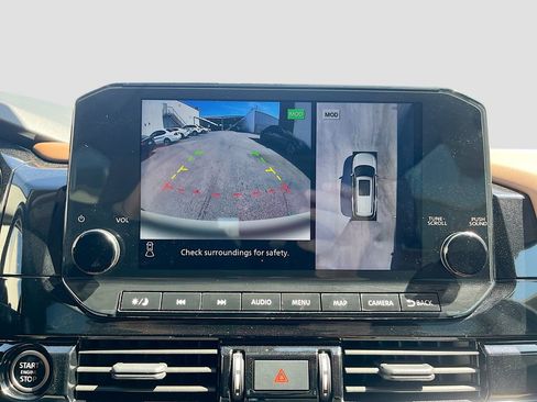 Used 2023 Nissan Pathfinder Platinum image 14