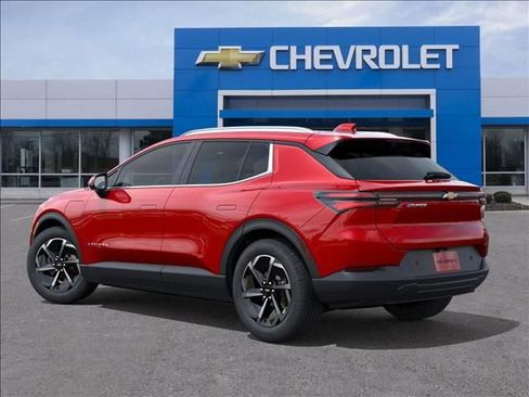 New 2026 Chevrolet Equinox EV LT image 3