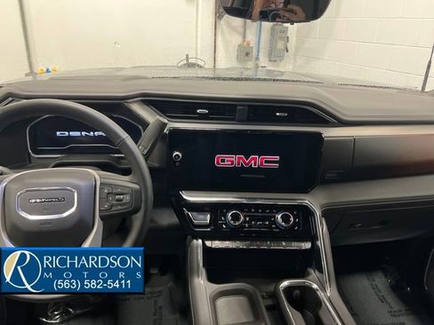 Used 2025 GMC Sierra 2500 Denali w/ Denali Reserve Package image 11