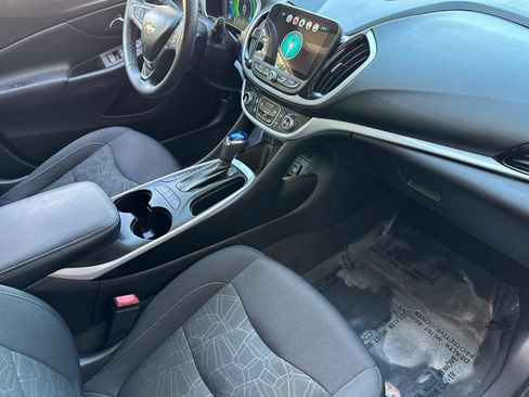 Used 2017 Chevrolet Volt LT FWD image 19
