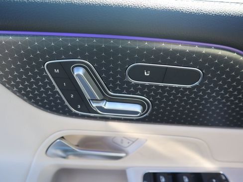 New 2026 Mercedes-Benz GLB 250 4MATIC image 19