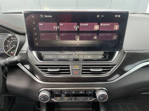 Certified 2024 Nissan Altima 2.5 SR w/ SR Premium Package image 18