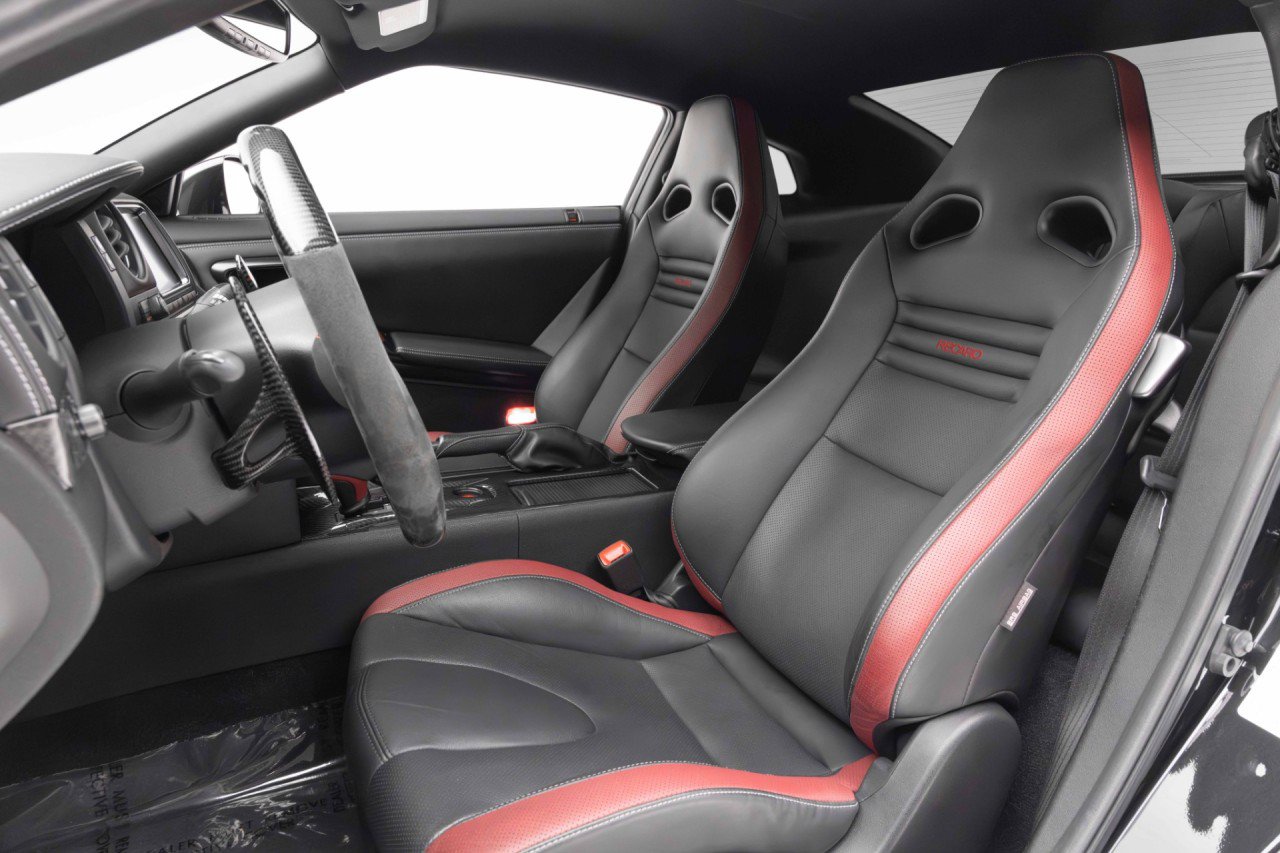 Used 2014 Nissan GT-R Black Edition AWD/4WD image 8