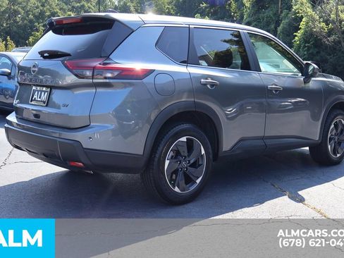 Used 2024 Nissan Rogue SV FWD image 5