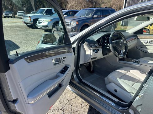 Used 2014 Mercedes-Benz E 350 Sedan w/ Premium 1 Package image 10