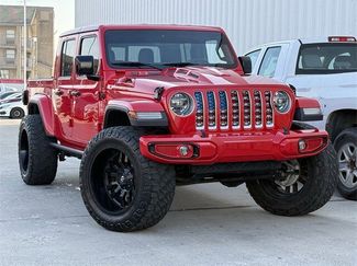 Used 2020 Jeep Gladiator Overland video 1