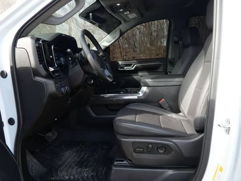 Used 2025 Chevrolet Silverado 2500 LTZ w/ LTZ Premium Package AWD/4WD image 13
