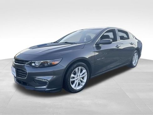 Used 2017 Chevrolet Malibu LT FWD image 3