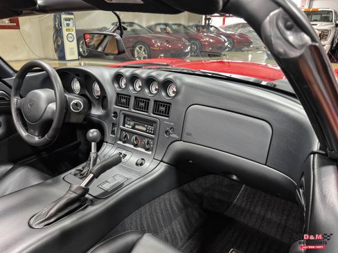 Used 2000 Dodge Viper RT/10 image 14