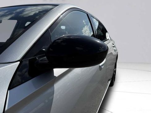 Used 2024 Nissan Altima 2.5 SR FWD image 9