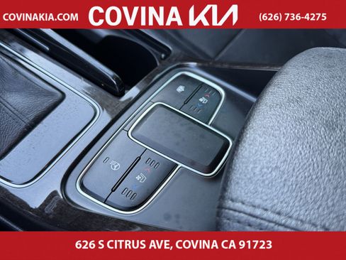 Used 2016 Kia Cadenza Premium image 25