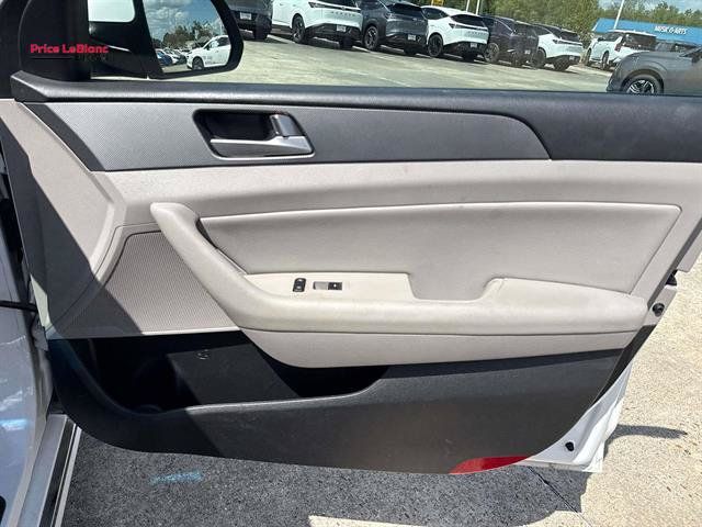 Used 2017 Hyundai Sonata SE FWD image 13