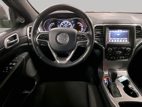 Used 2021 Jeep Grand Cherokee Laredo AWD/4WD image 6