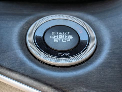 Used 2022 Jeep Grand Cherokee L Limited image 21