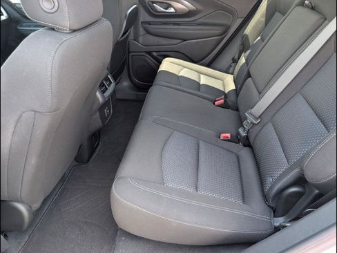 Used 2024 GMC Terrain SLE w/ Driver Convenience Package FWD image 10