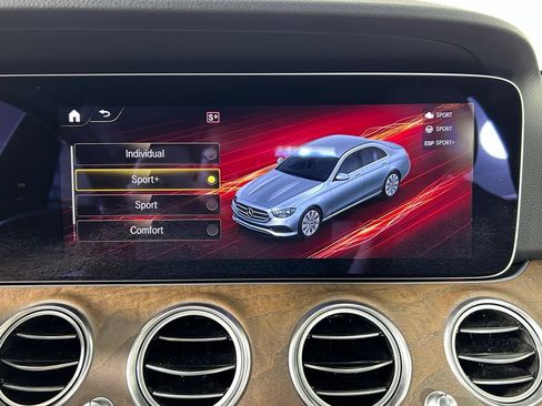 Used 2022 Mercedes-Benz E 350 4MATIC Sedan w/ AMG Line Exterior image 18