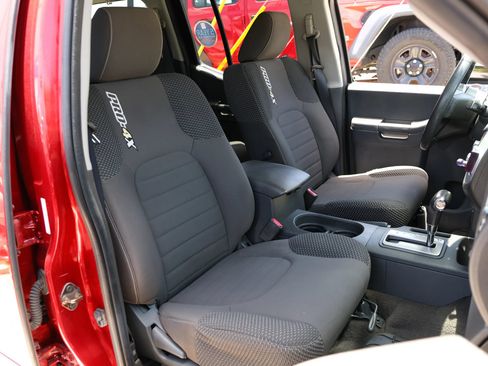 Used 2015 Nissan Xterra PRO-4X AWD/4WD image 11