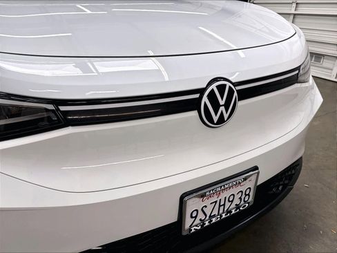 Used 2023 Volkswagen ID.4 Pro AWD/4WD image 35