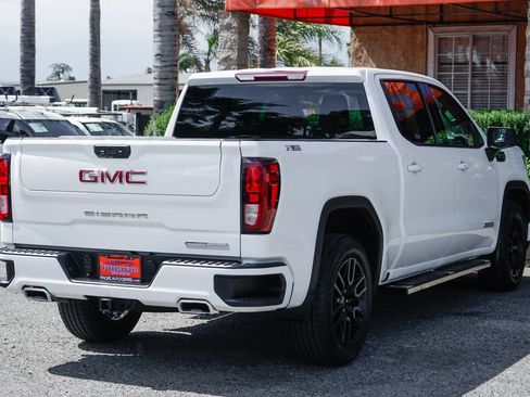 Used 2022 GMC Sierra 1500 Elevation w/ X31 Off-Road Package AWD/4WD image 9