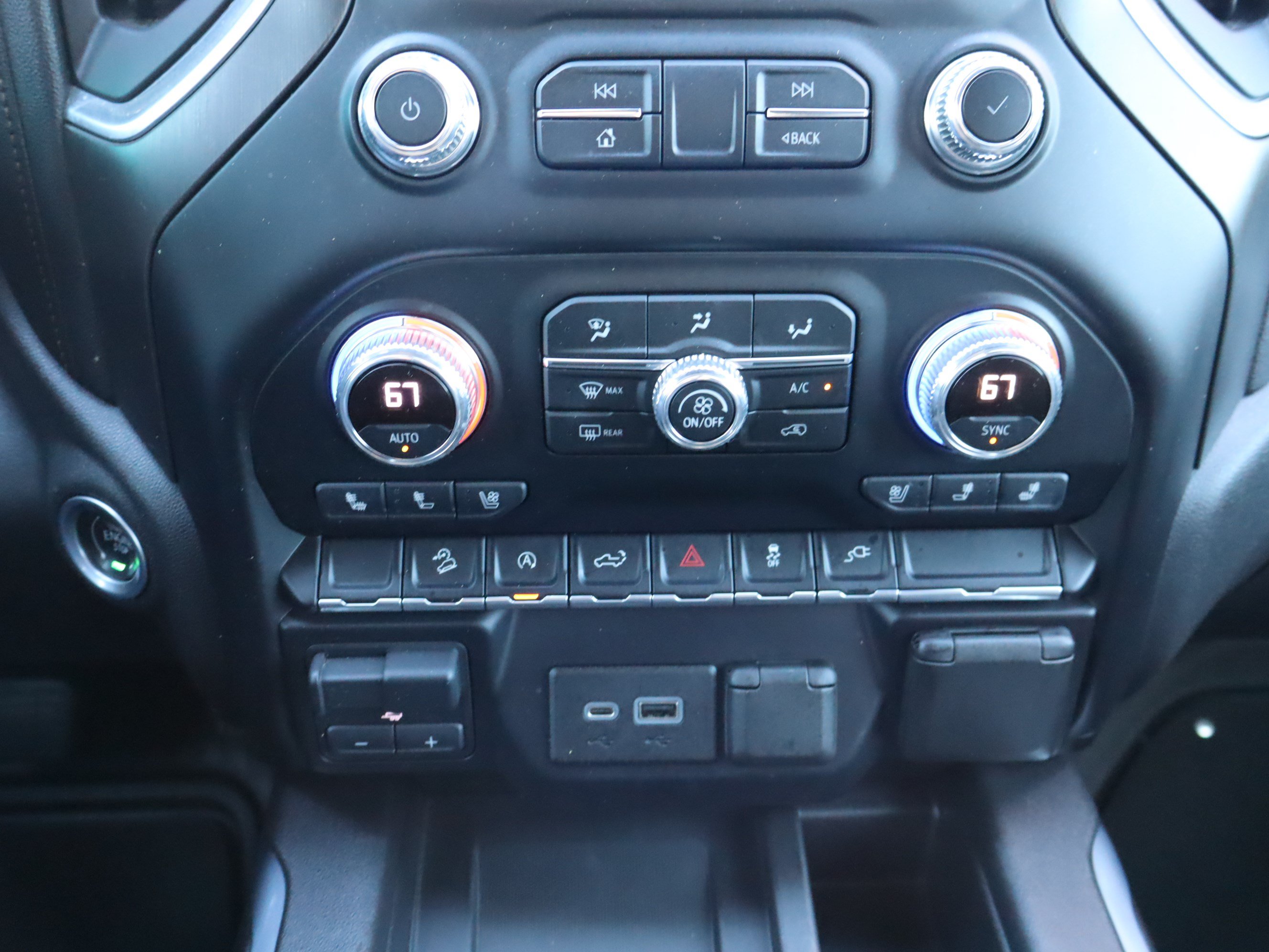 Used 2021 GMC Sierra 1500 AT4 w/ AT4 Preferred Package AWD/4WD image 31