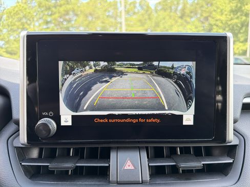 Used 2025 Toyota RAV4 XLE FWD image 28
