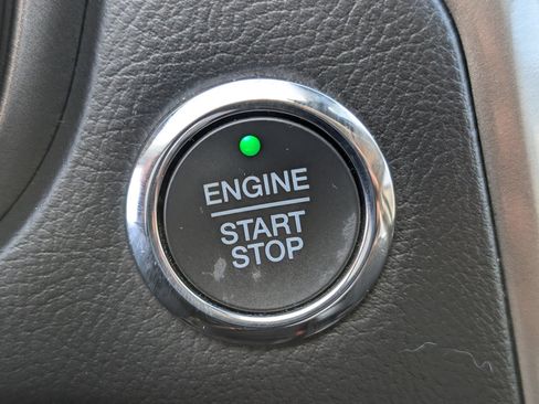 Used 2019 Ford Fusion SE FWD image 21
