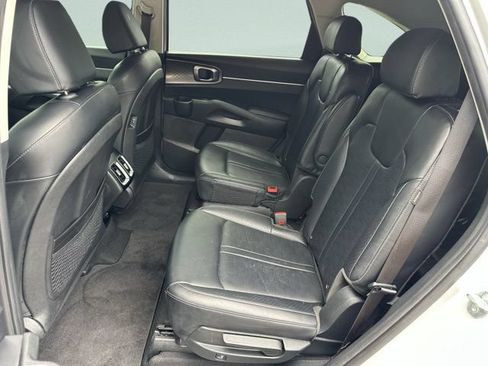 Used 2025 Kia Sorento EX w/ EX Panoramic Sunroof Package FWD image 19