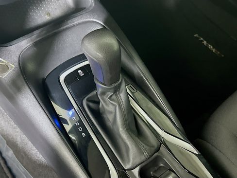 Used 2021 Toyota Corolla LE FWD image 20