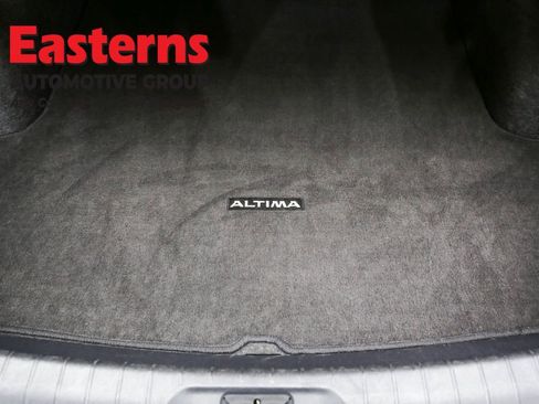 Used 2025 Nissan Altima 2.5 SV image 9