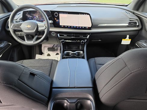 New 2027 Chevrolet Traverse LT w/ Sun and Wheel Package AWD/4WD image 18
