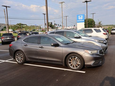Used 2019 Acura TLX FWD image 4
