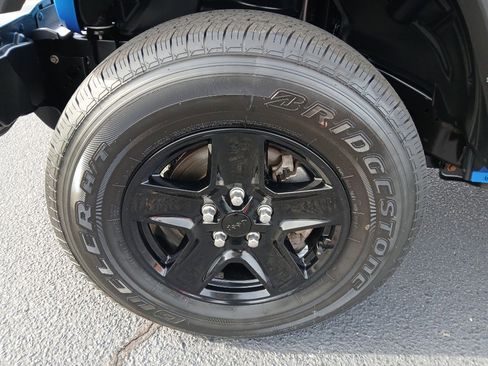 Used 2021 Jeep Gladiator Sport image 9