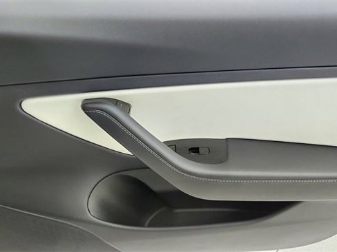 Used 2019 Tesla Model 3 Standard Range Plus image 22