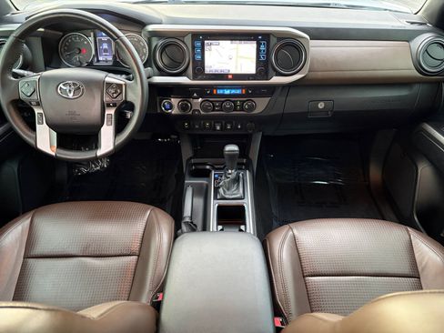 Used 2019 Toyota Tacoma Limited AWD/4WD image 24