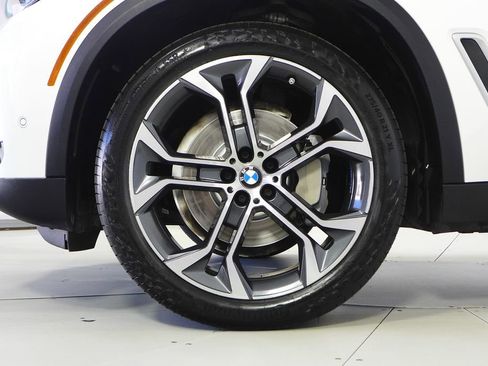 Used 2023 BMW X5 sDrive40i w/ Premium Package image 5